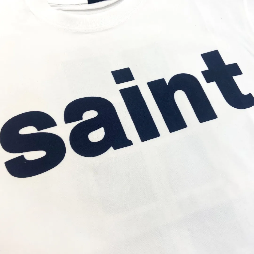 American Saint Michael, aint letter TEE retro print on the chest, washed and distressed, trendy Vintage loose short sleeves, digital white ink direct injection, the fabric is breathable, and the pattern is three-dimensional and clear. Fabric: Double yarn 240g Style number: S939 Size: S-M-L-XL Color: White Price: P110